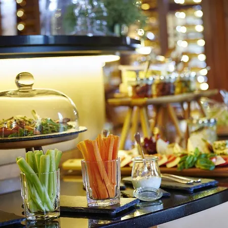 Parkhotel 5*