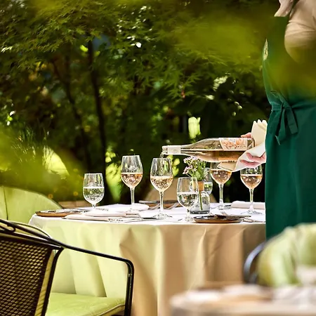 Parkhotel 5*