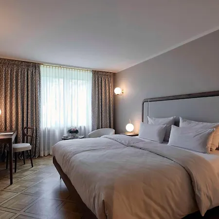 فندق Parkhotel 5*