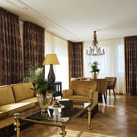 Parkhotel 5*