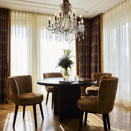 Ξενοδοχείο Parkhotel 5*