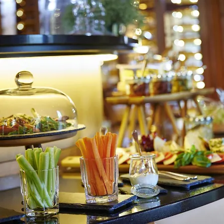 Parkhotel 5*