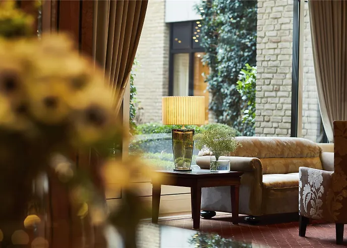 Parkhotel 귀터슬로