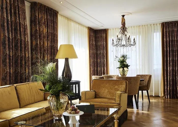 Parkhotel 5*
