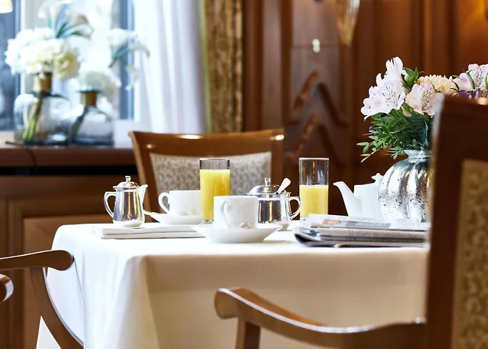 Parkhotel 귀터슬로